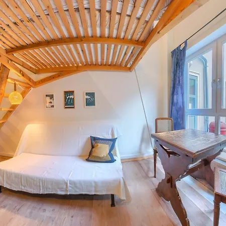 Hostel Labyrinth *