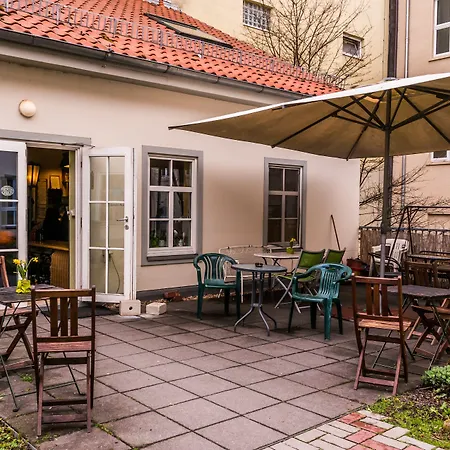 魏玛迷宫旅馆 *